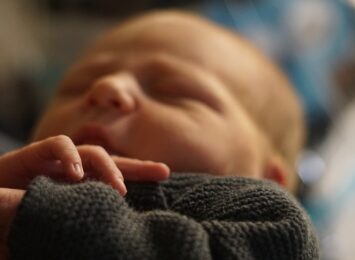 okno życia toruń - niemowlę fot. poglądowe