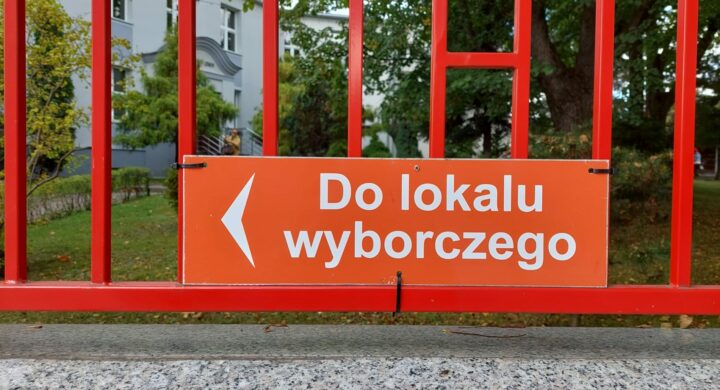 Wybory 2023: Lokale wyborcze otwarte, ruszyło głosowanie. Komentuje Wojciech Peszyński. w Toruniu